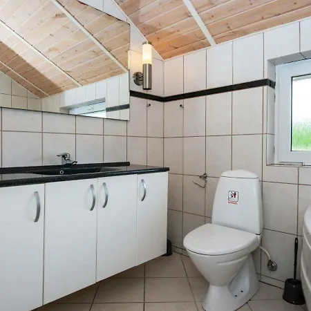 8 Person In Oksbol-by Traum *
